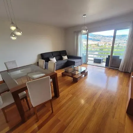 Pilar Balconies In * Φουνκάλ