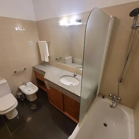 Pilar Balconies In アパート *