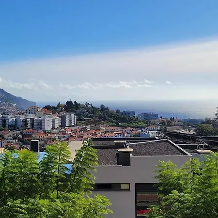 Pilar Balconies In 아파트